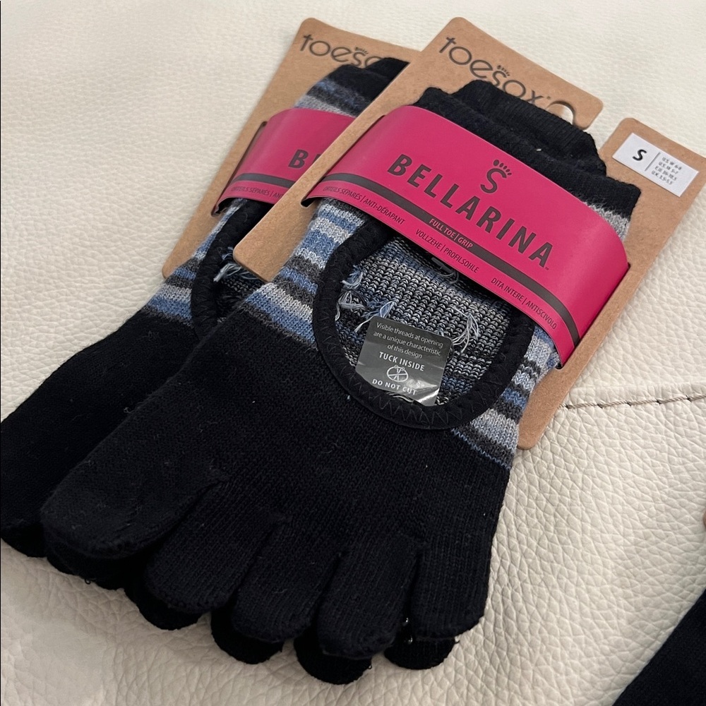 Toesox Bellarina Black and Gray Toe Socks - Picture 4 of 4